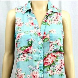 Wet Seal blouse size large blue floral sleeveless